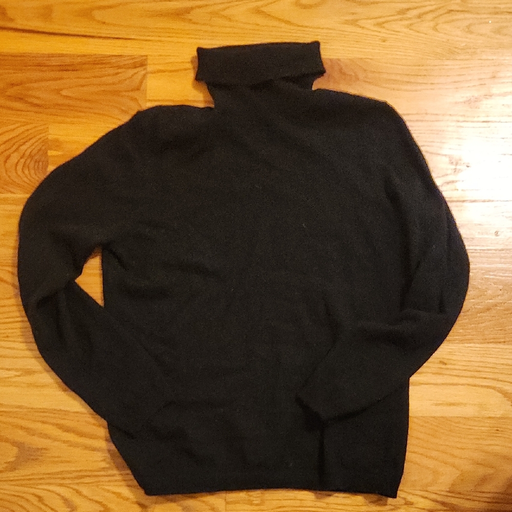 Neiman Marcus Black 100% Cashmere Turtleneck Sweater - Picture 3 of 7